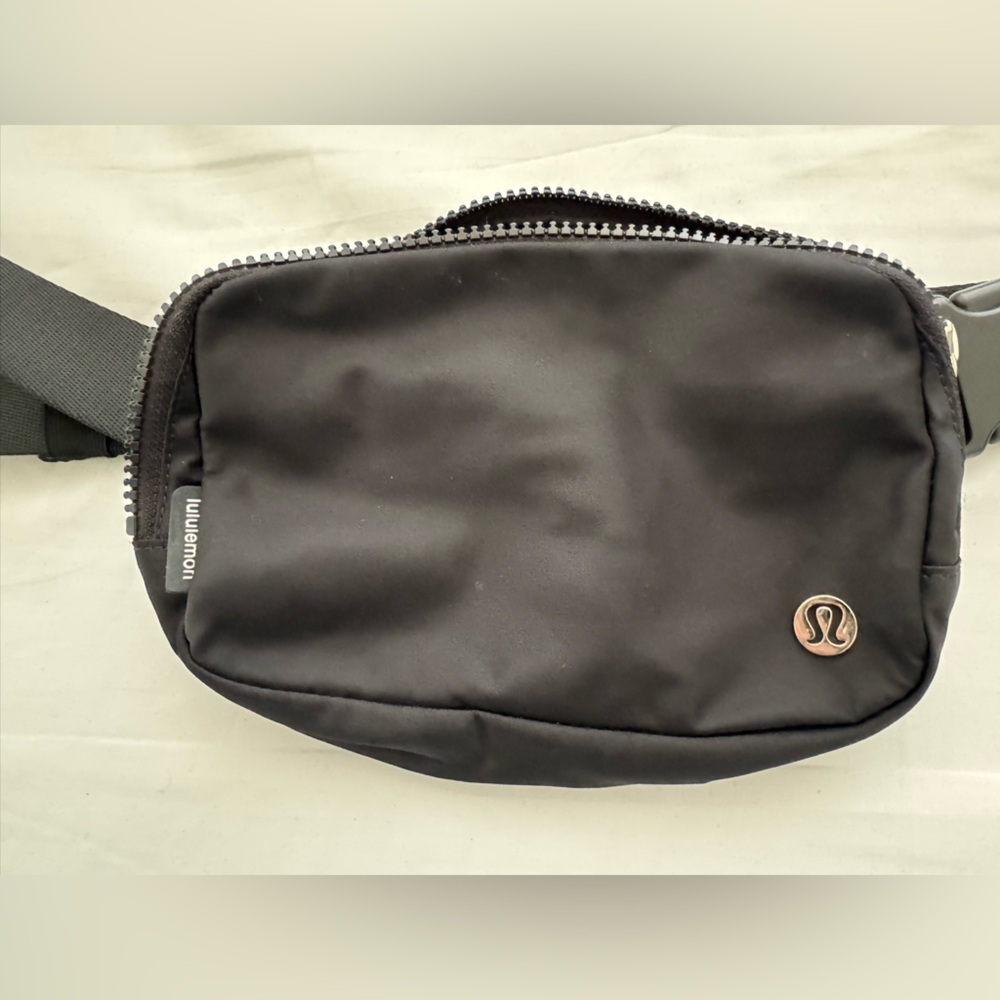 lululemon athletica Black Belt Bag